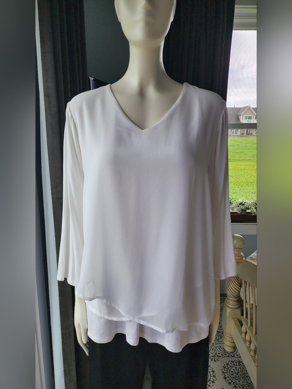 Chico's Easywear Flowy White Top Sz 2